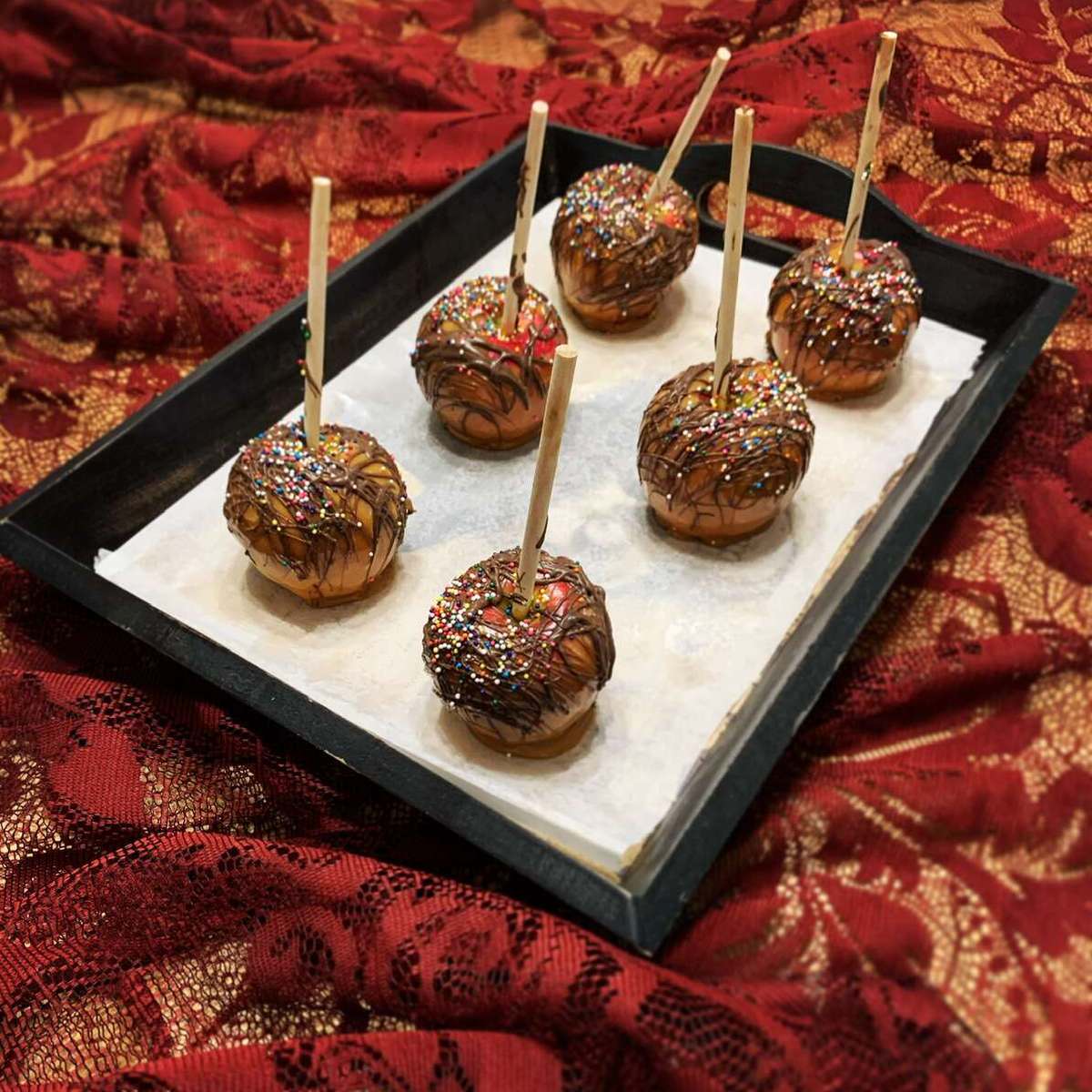 Easy Homemade Caramel Apples Recipe