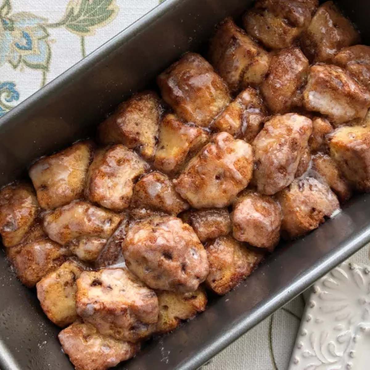 Easy Cinnamon Roll Monkey Bread Recipe