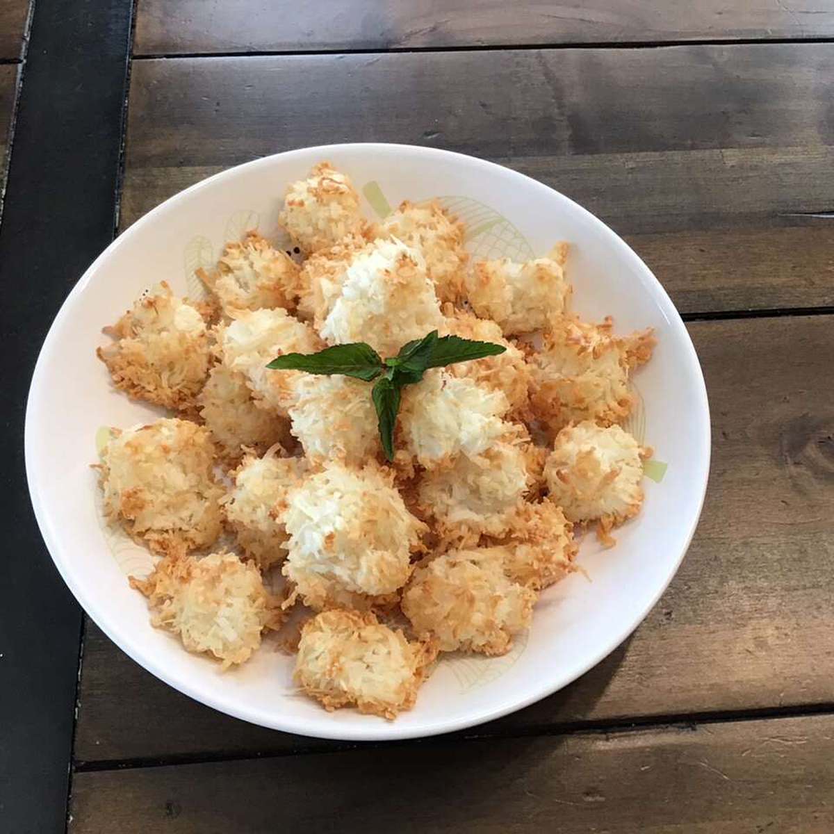 Easy and Delicious Coconut Macaroons Recipe