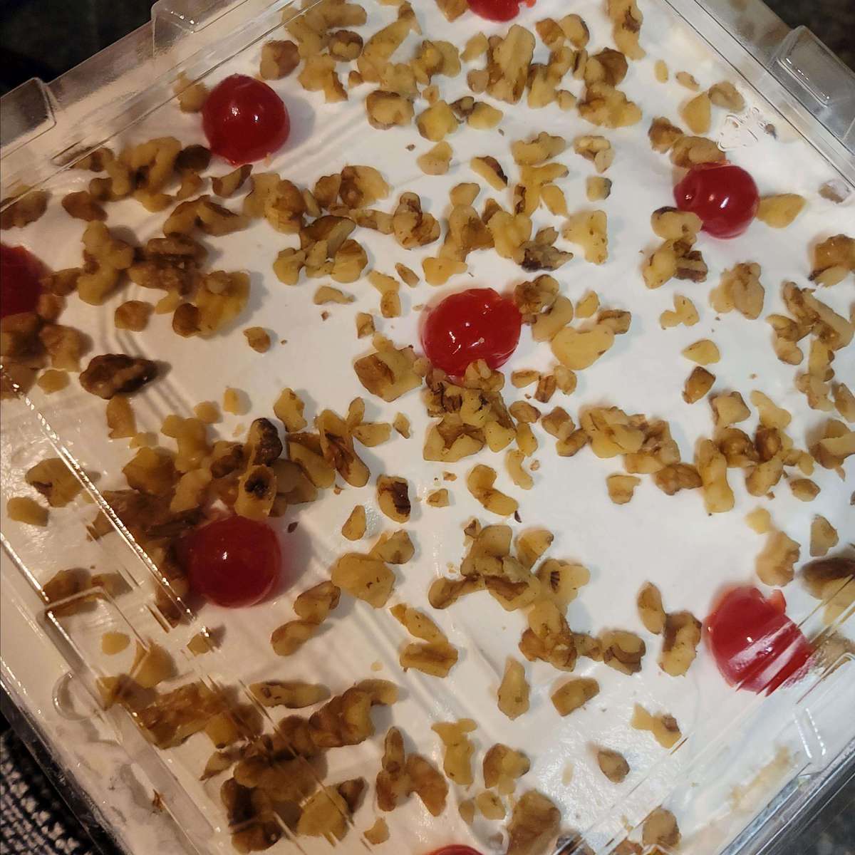 Easy No-Bake Banana Split Cake Recipe