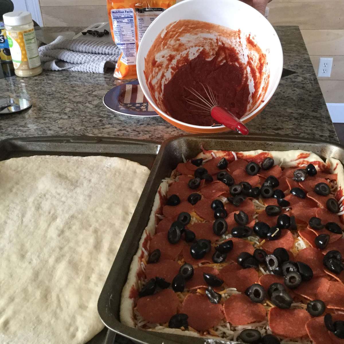 Quick & Easy Homemade Pizza Sauce Recipe