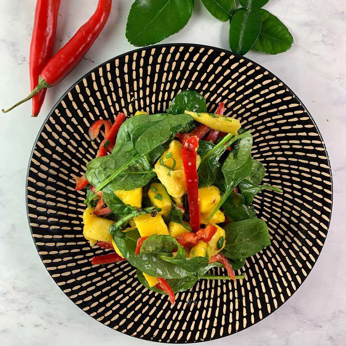 Vibrant Thai Mango Spinach Salad Recipe