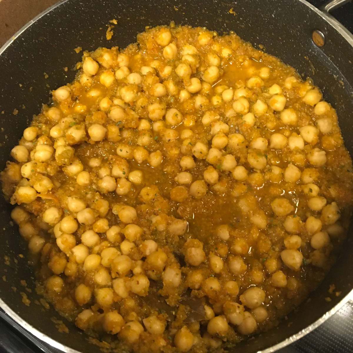 Authentic Chana Masala Recipe: Easy & Flavorful Chickpea Curry