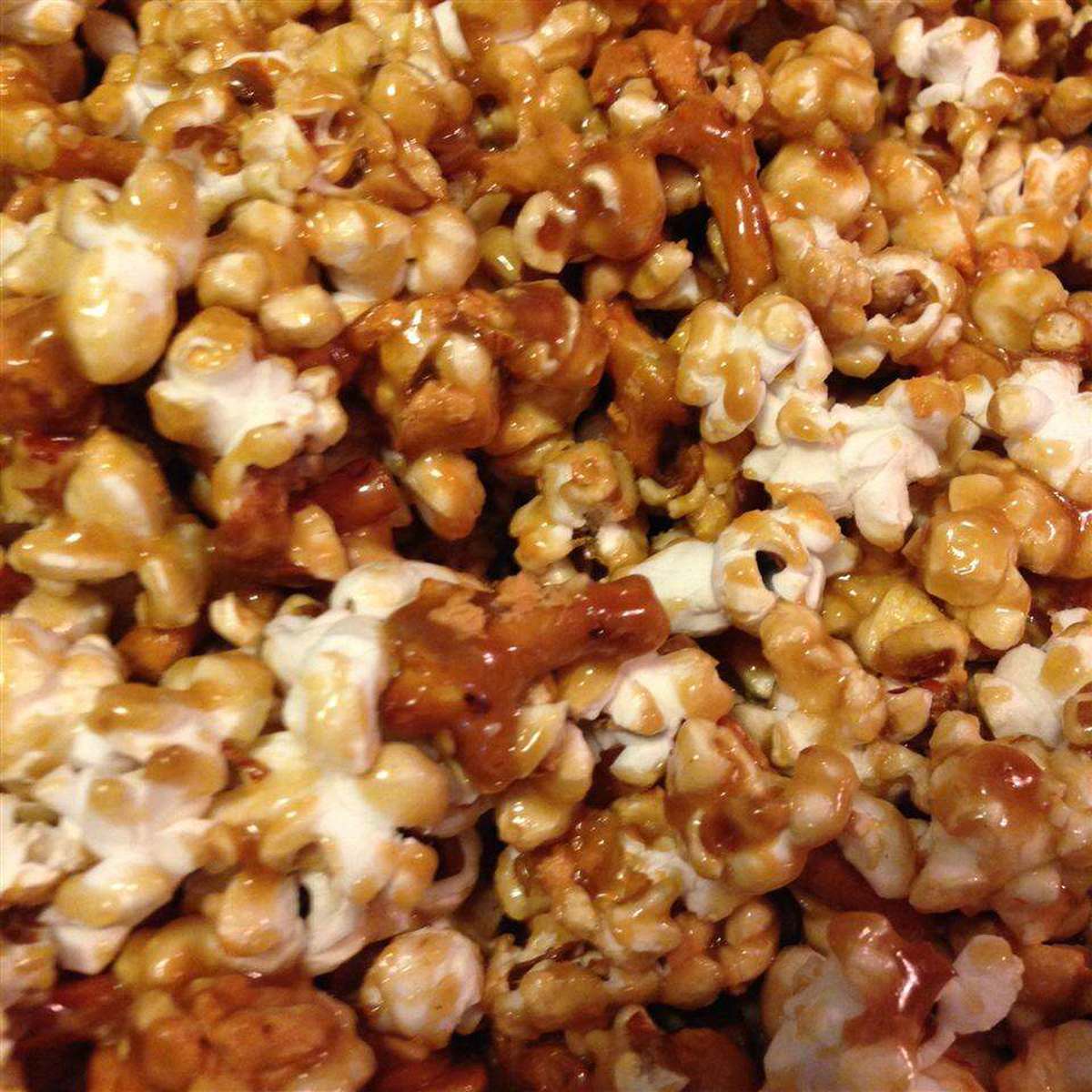 Caramel Pretzel Nut Popcorn: Easy & Delicious Recipe