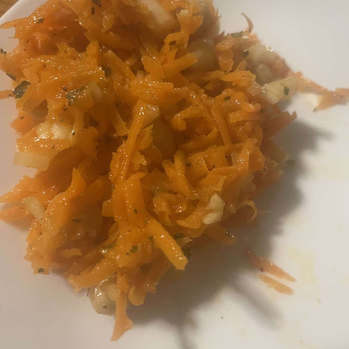 Easy Carrot and Chickpea Salad Recipe: Quick & Healthy