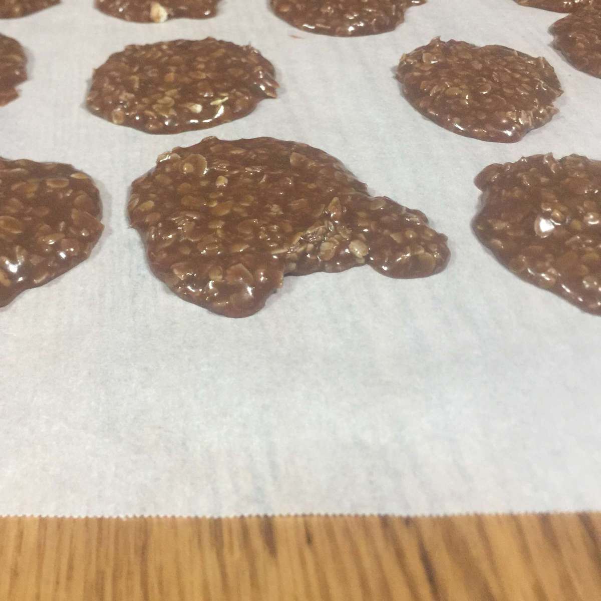 Easy No-Bake Chocolate Oatmeal Cookies Recipe