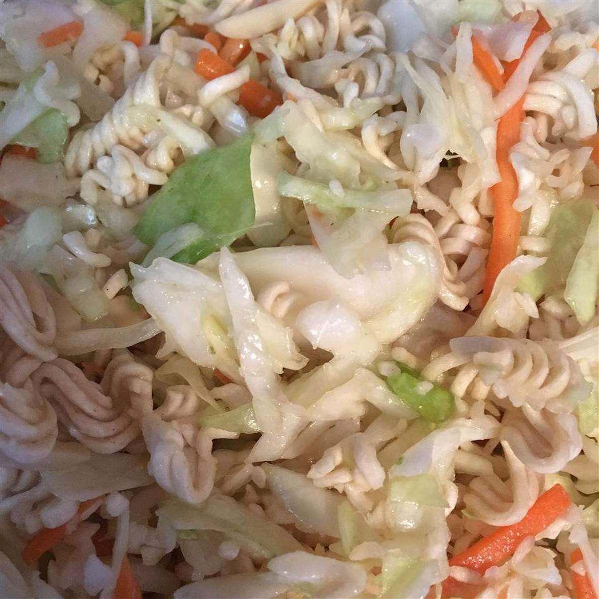 Ramen Noodle Coleslaw Recipe: Crunchy & Delicious!