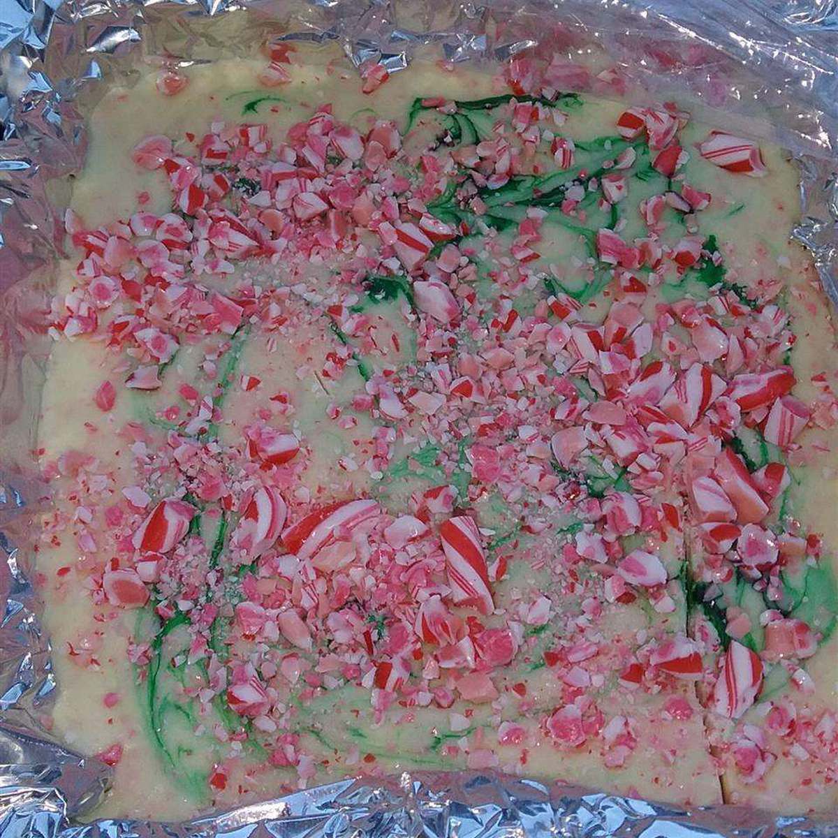 Easy Candy Cane Fudge Recipe