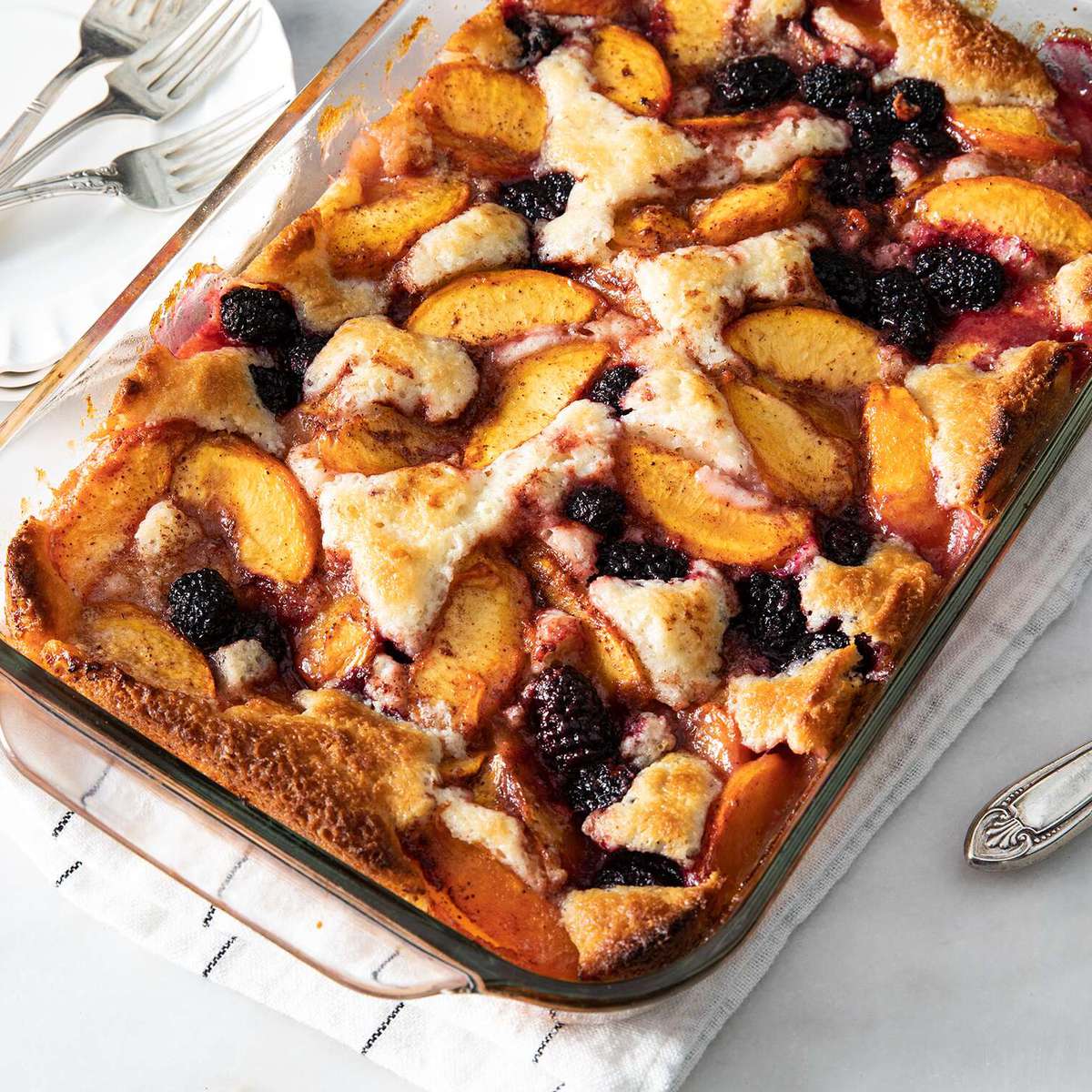 Delicious Peach and Blackberry Cobbler Recipe
