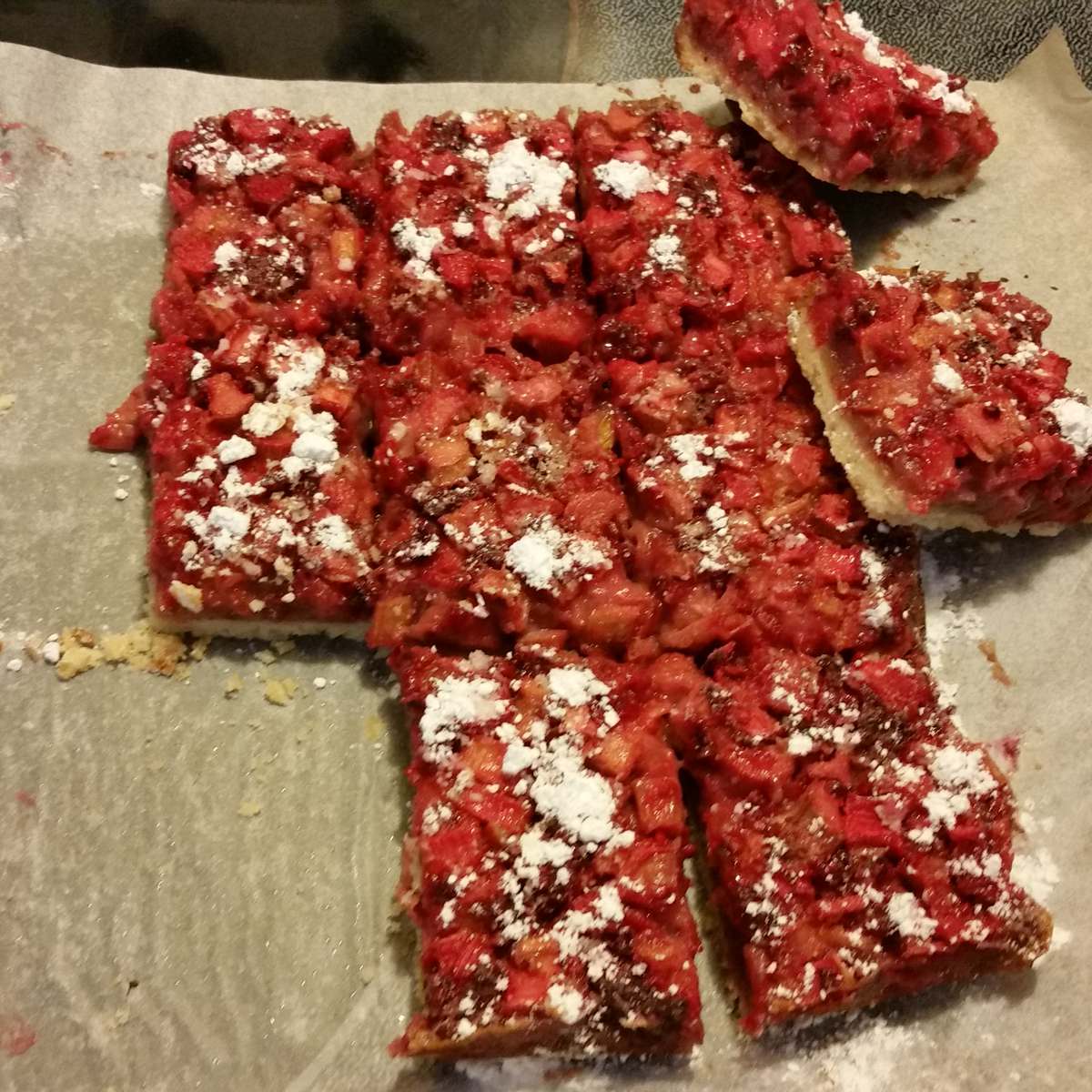 Easy Rhubarb Shortbread Bars Recipe