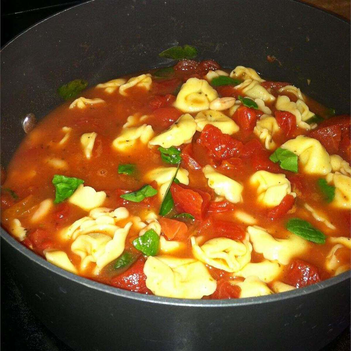 Easy Tortellini Soup Recipe: A Quick & Delicious Meal