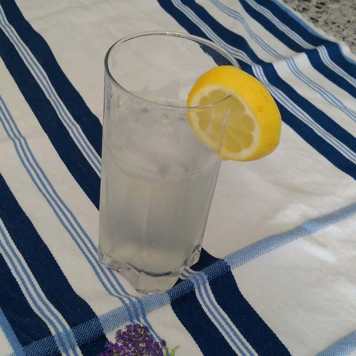 Homemade Sprite Recipe: Refreshing & Easy!