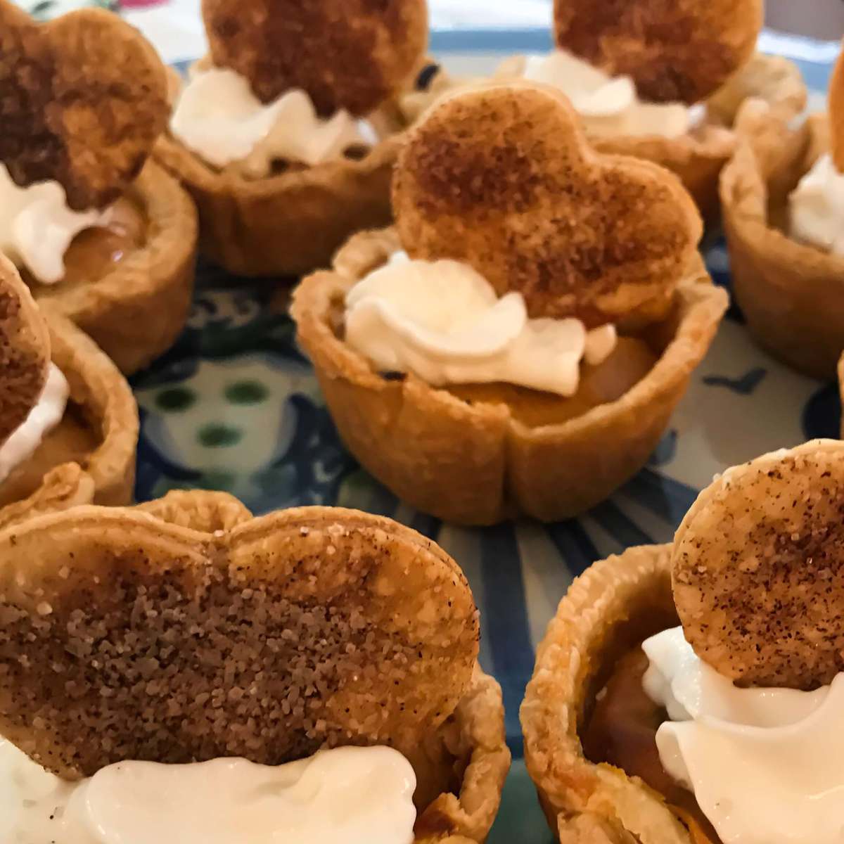 Mini Pumpkin Pies: Easy Thanksgiving Dessert Recipe