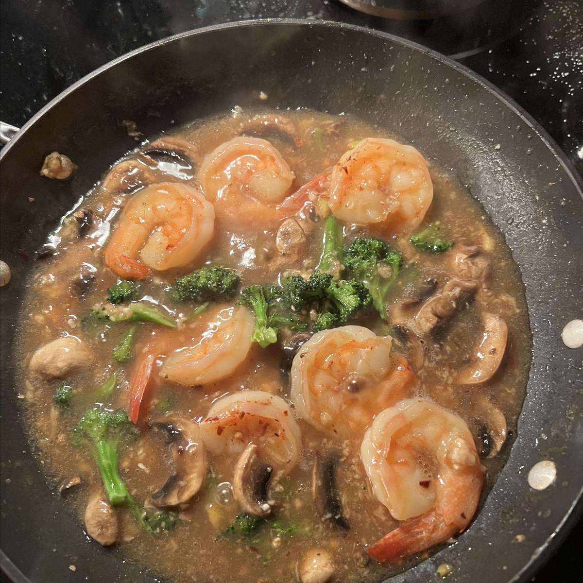 Easy Shrimp and Broccoli Stir-Fry with Garlic Sauce