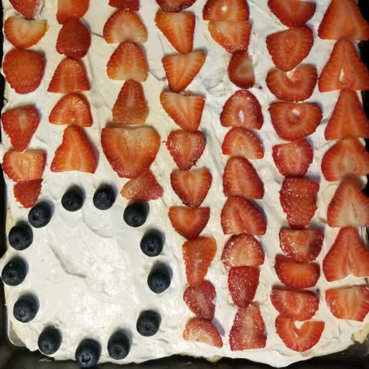 Easy Patriotic Fruit Pizza Recipe