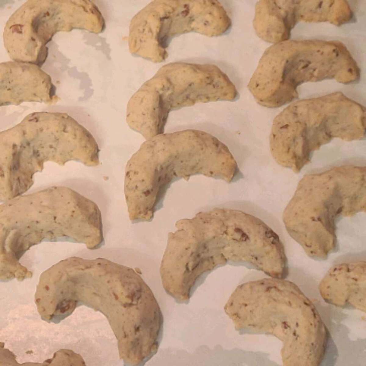 Delicious Pecan Crescent Cookies Recipe
