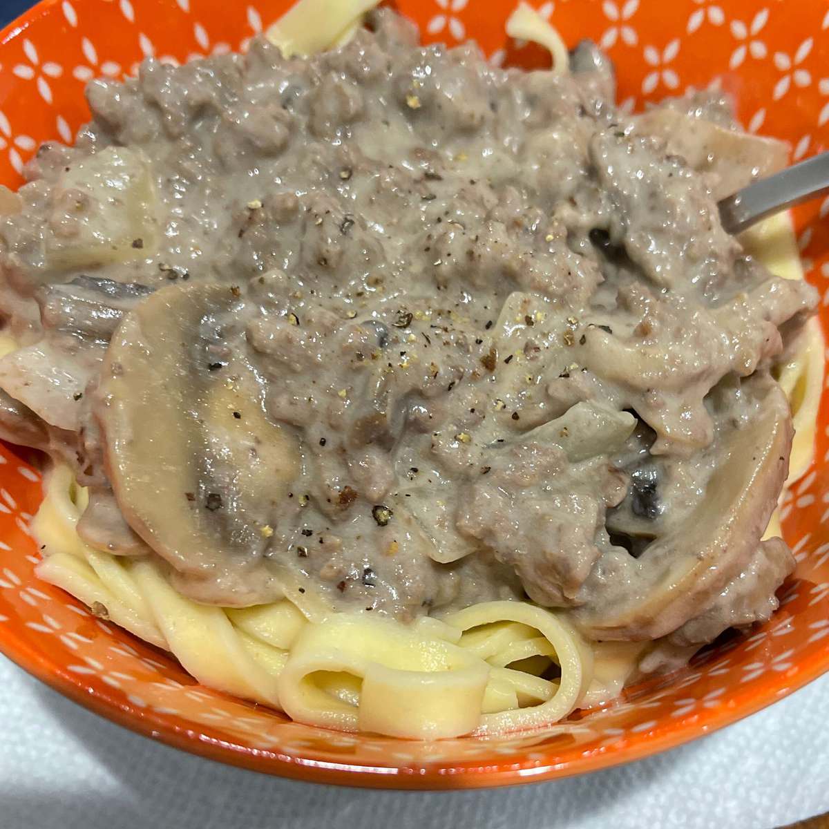 Easy Hamburger Stroganoff Recipe: Quick Weeknight Dinner