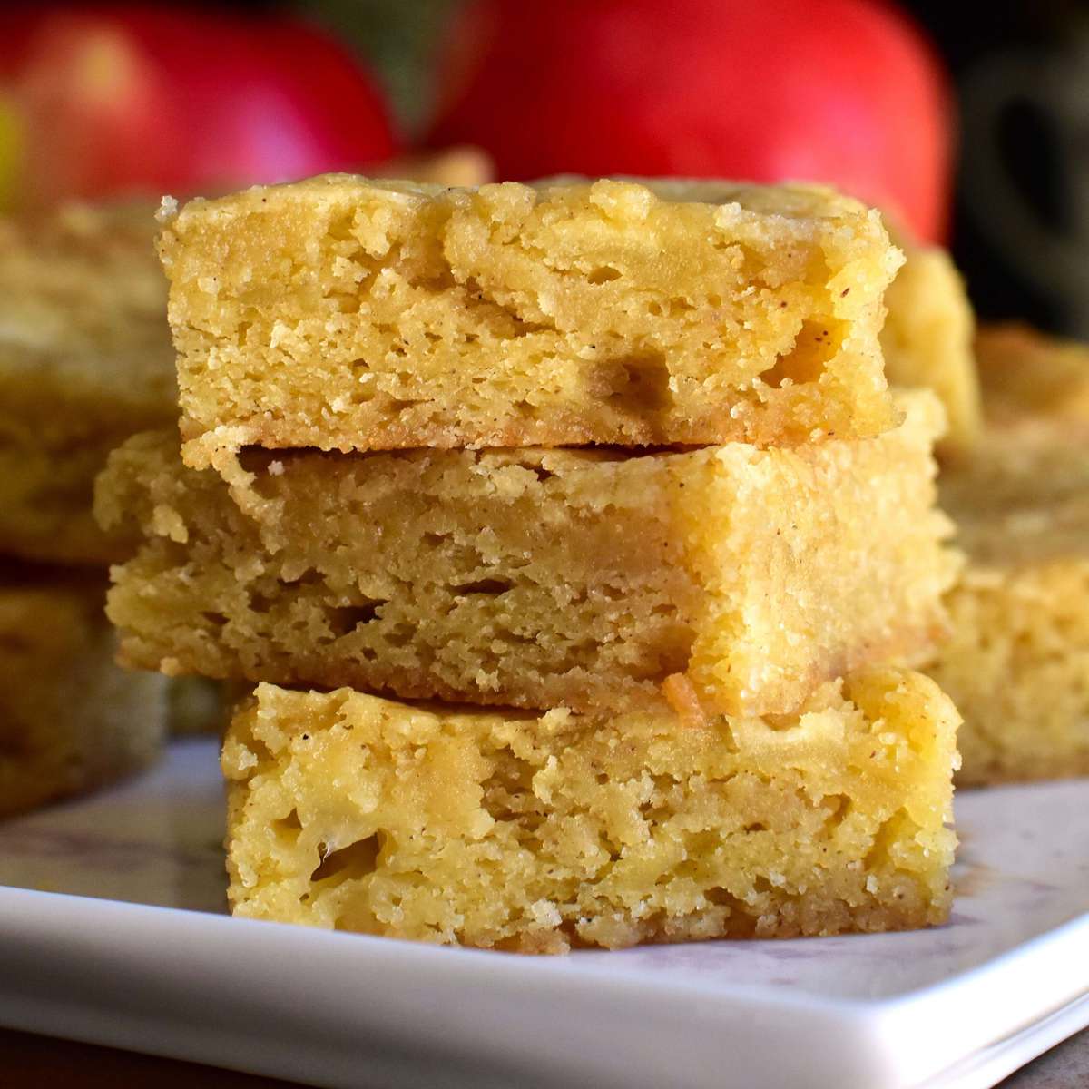Apple Blondies Recipe: Easy Baking!