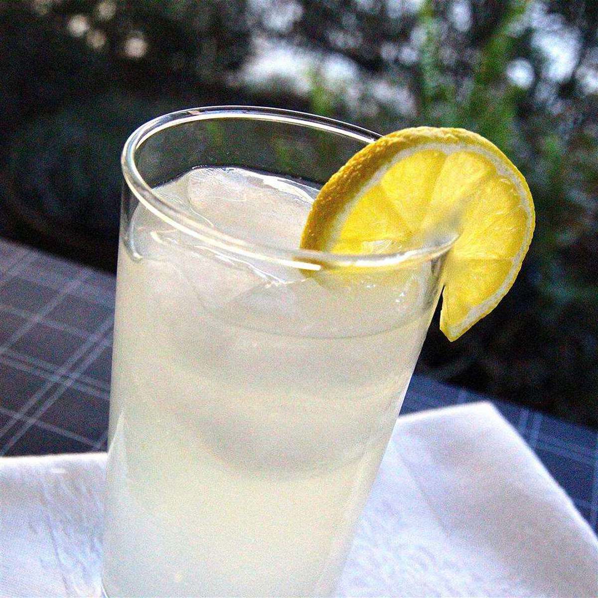 Tom Collins Cocktail Recipe: The Classic Gin Fizz