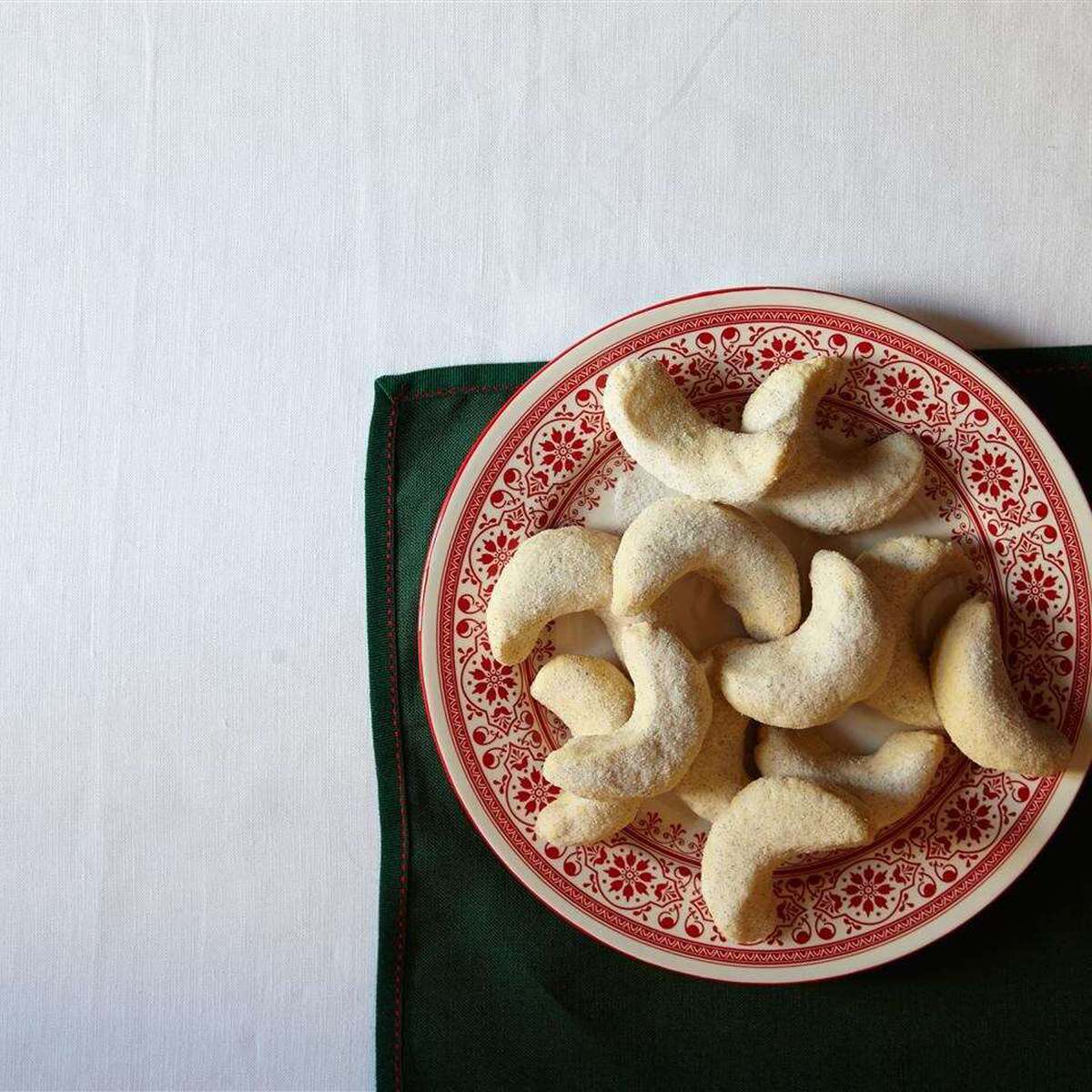 Vanillekipferl Recipe: Authentic German Christmas Cookies