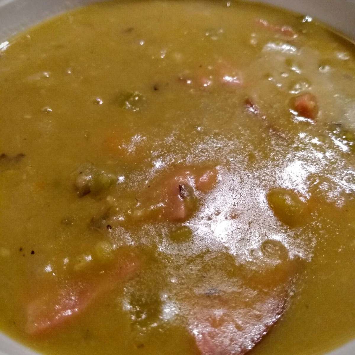 Delicious Ham and Split Pea Soup Recipe: Easy & Hearty