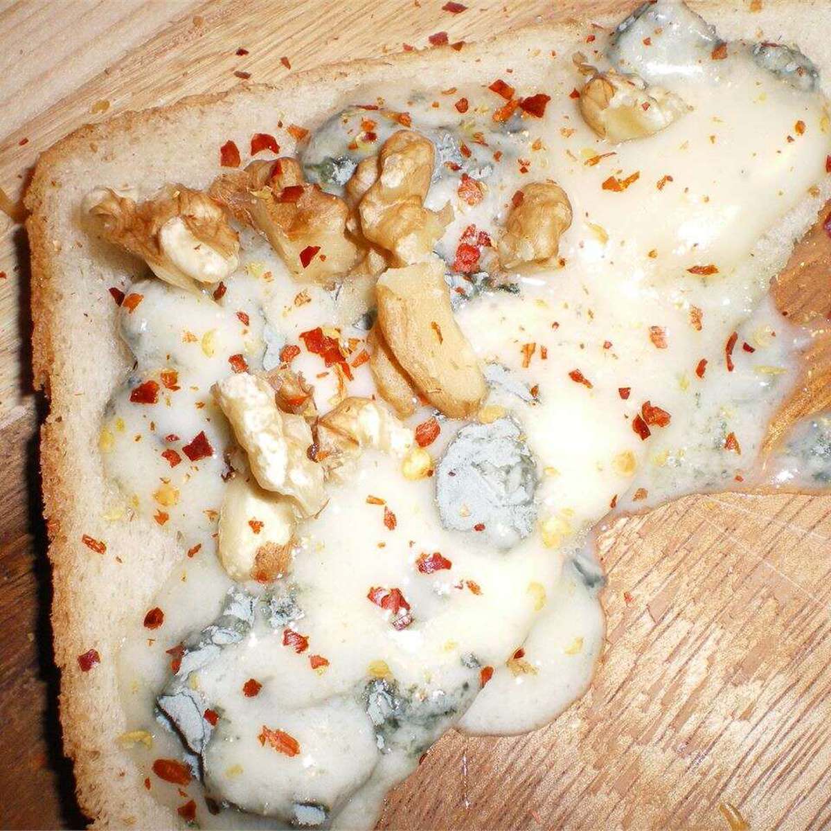 Blue Cheese Walnut Toasts: The Perfect Appetizer Recipe