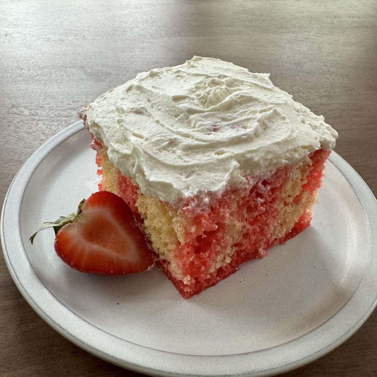 Easy Jello Poke Cake Recipe