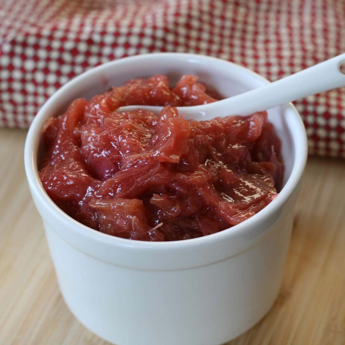 Easy Baked Rhubarb Sauce Recipe