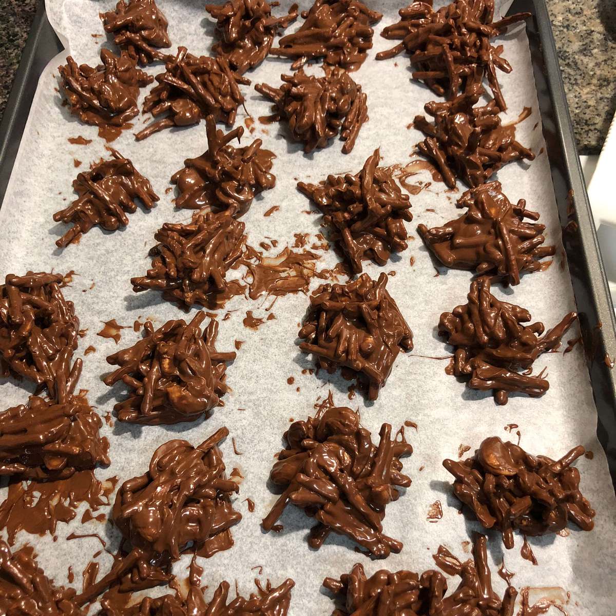 Easy No-Bake Chocolate Chow Mein Cookie Recipe