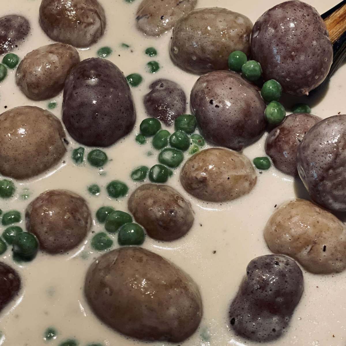 Easy Creamed Peas and New Potatoes Recipe