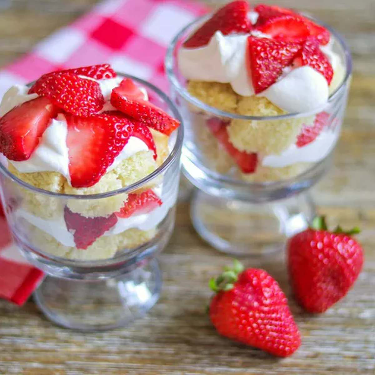 Easy Homemade Sponge Cake Recipe