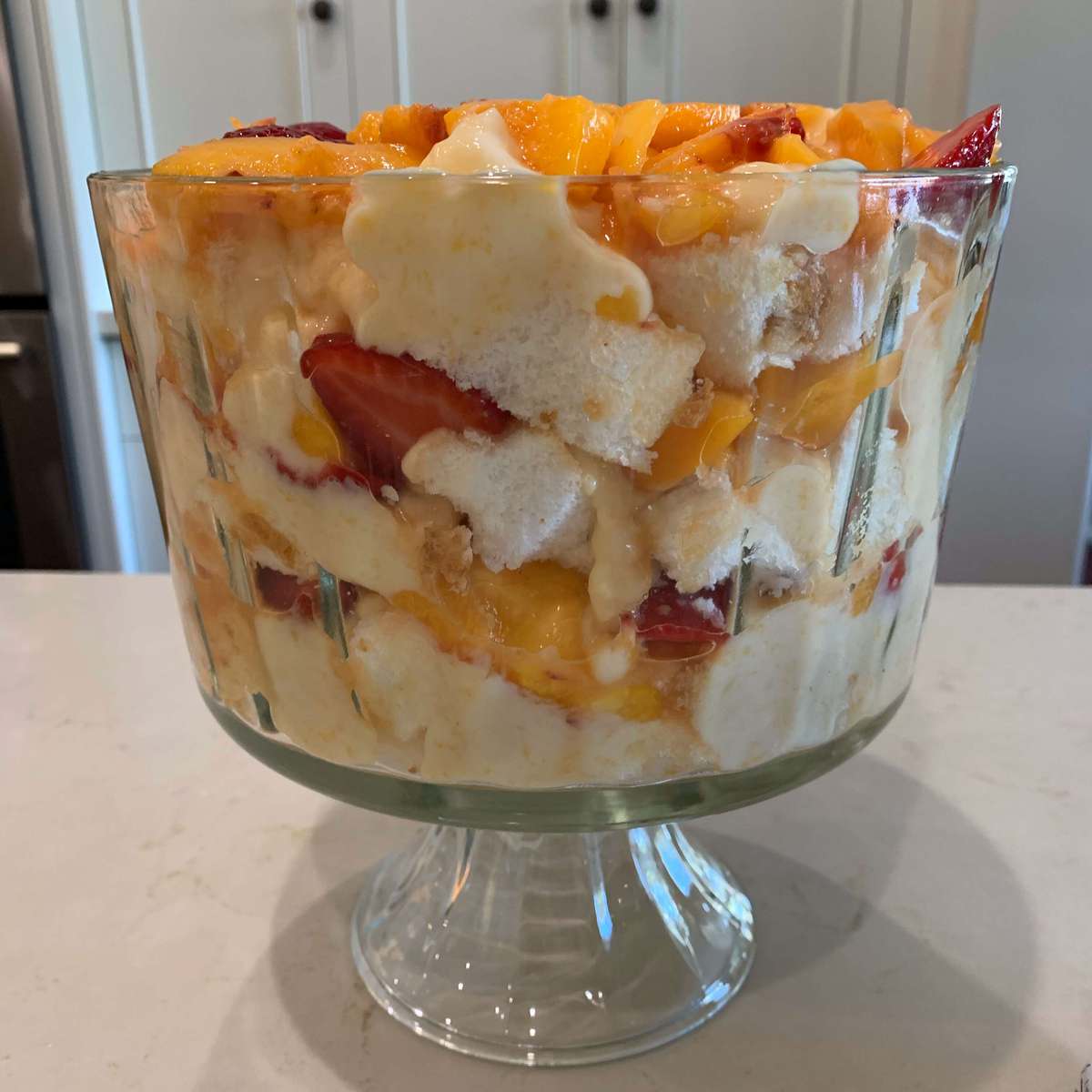 Easy Peach Trifle Recipe: A Delicious Summer Dessert