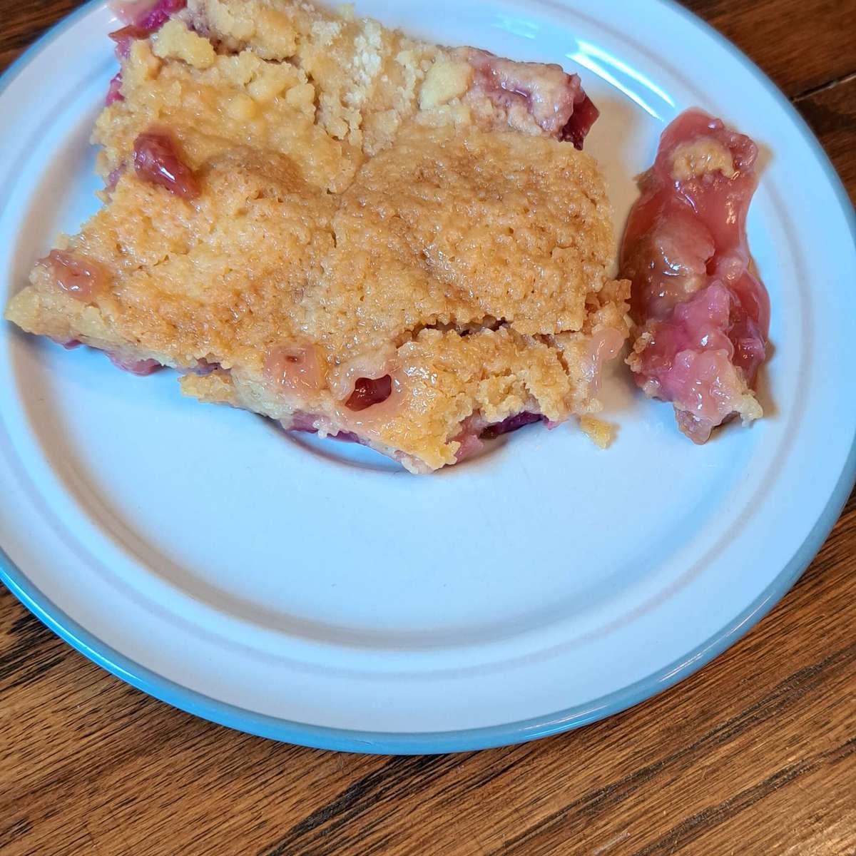 Easy Rhubarb Dump Cake Recipe