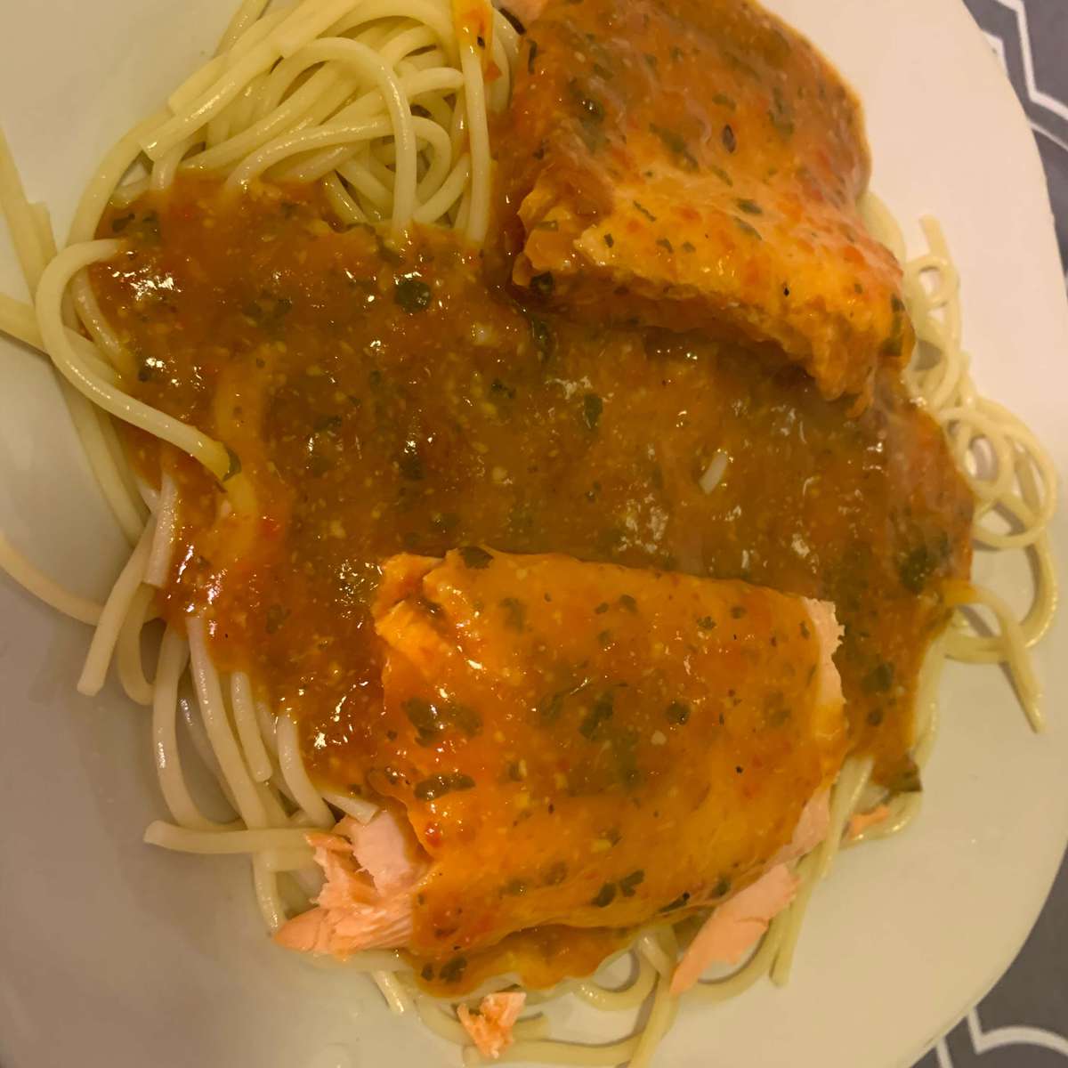 Roasted Red Pepper Salmon Pasta: An Easy Recipe