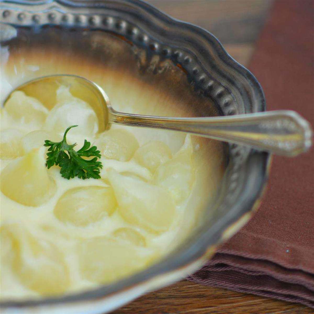 Classic Creamed Onions Recipe: Easy & Delicious