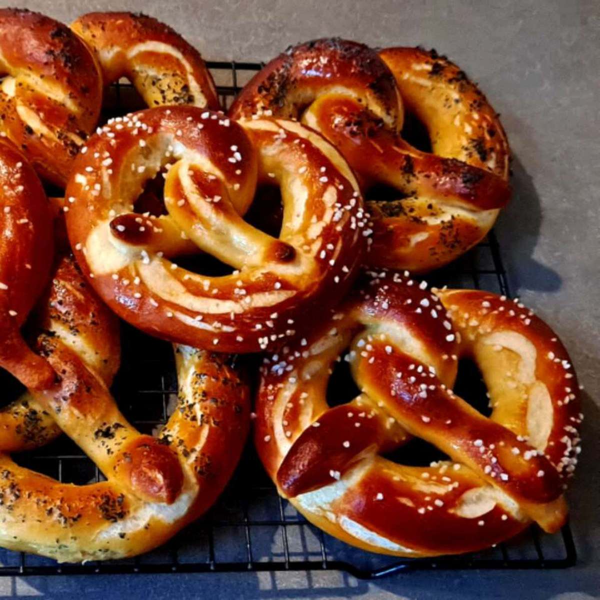Easy Homemade Soft Pretzels Recipe