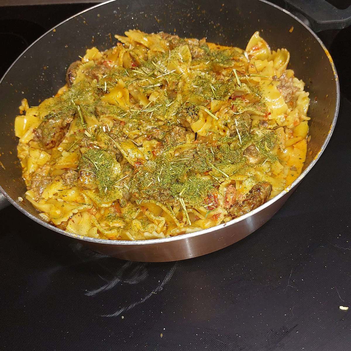 Creamy Bow Tie Pasta with Sausage and Tomato: An Easy Recipe