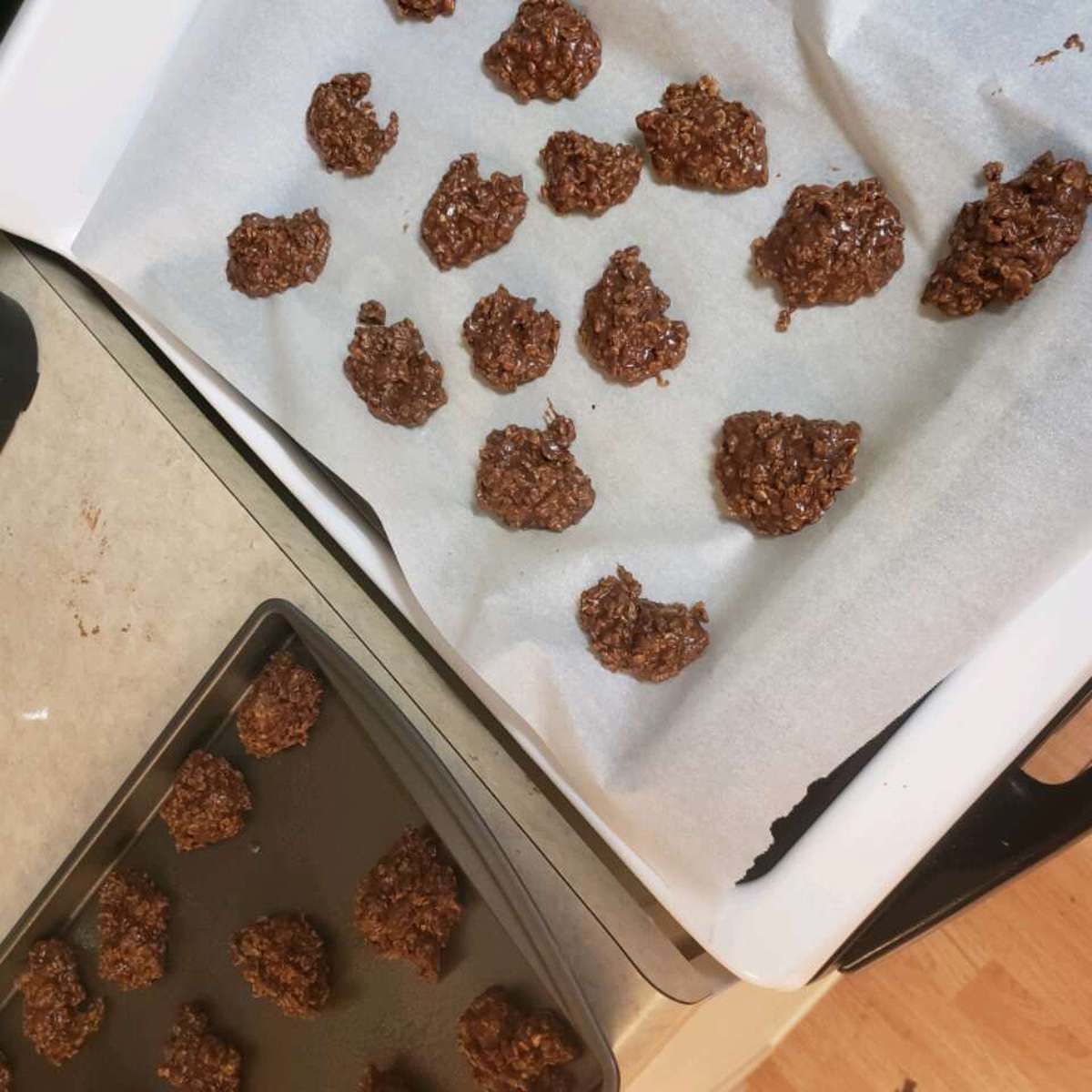 Easy No-Bake Chocolate Peanut Butter Cookies Recipe