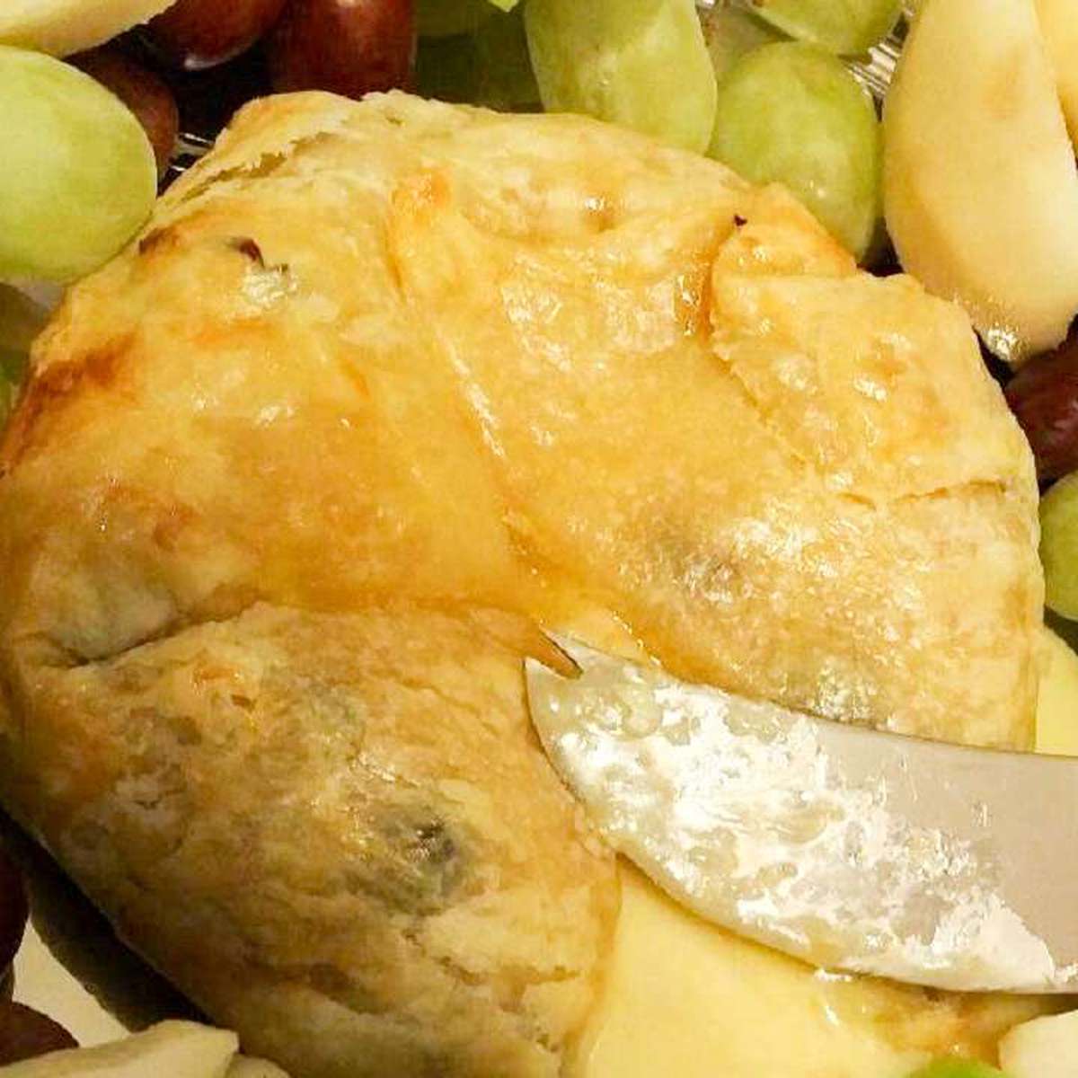 Baked Brie en Croûte: An Elegant Appetizer Recipe