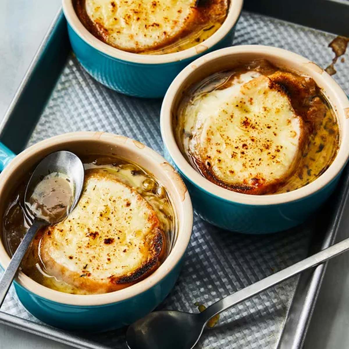 Easy & Delicious French Onion Soup Recipe