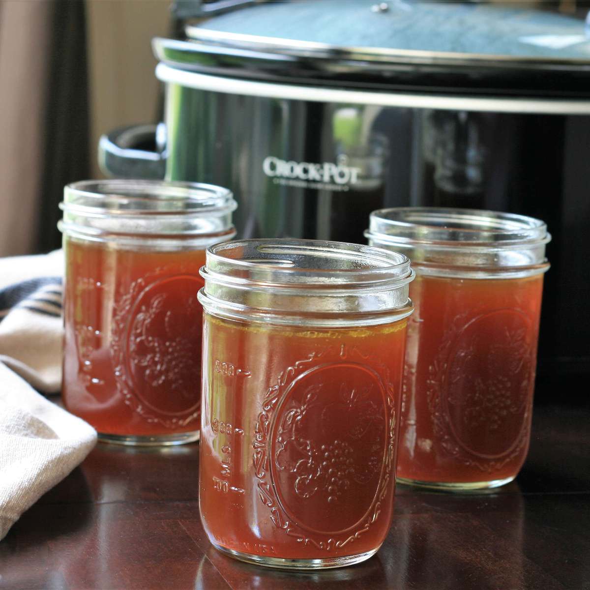 Homemade Chicken Bone Broth Recipe: Rich & Flavorful