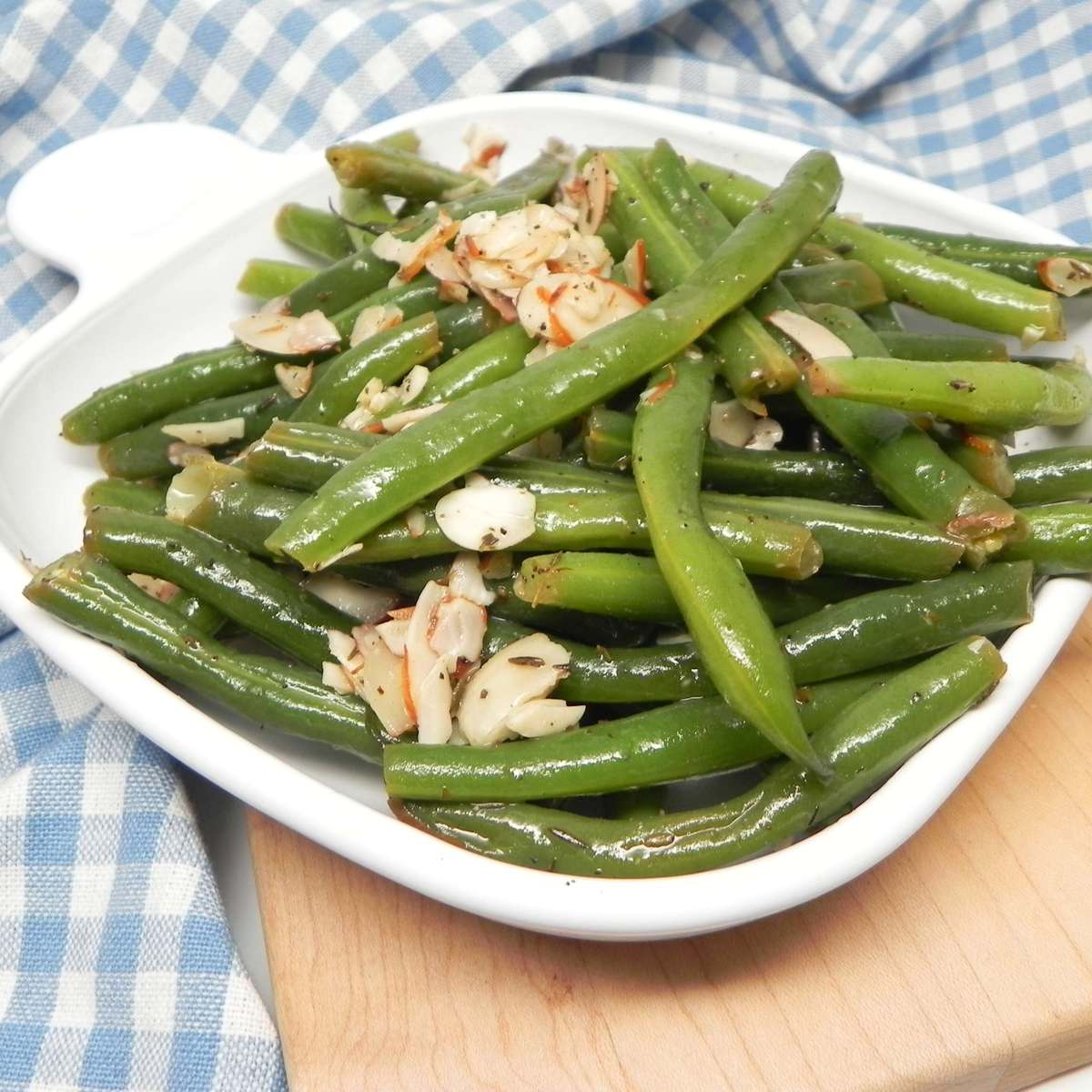 Lemony Green Beans with Walnuts and Thyme: An Easy Side Dish