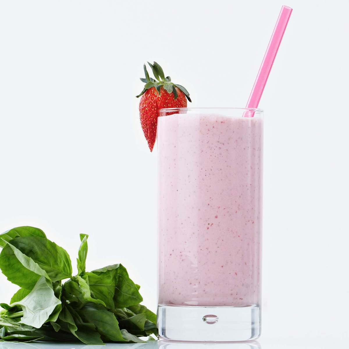 Strawberry Basil Milkshake Recipe: Easy & Refreshing!
