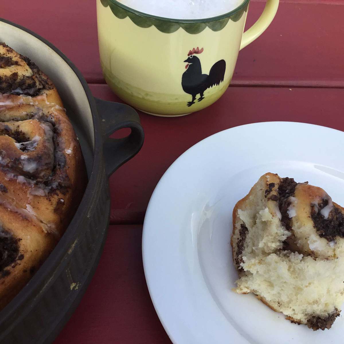 Delicious Yeasted Poppy Seed Apple Buns Recipe