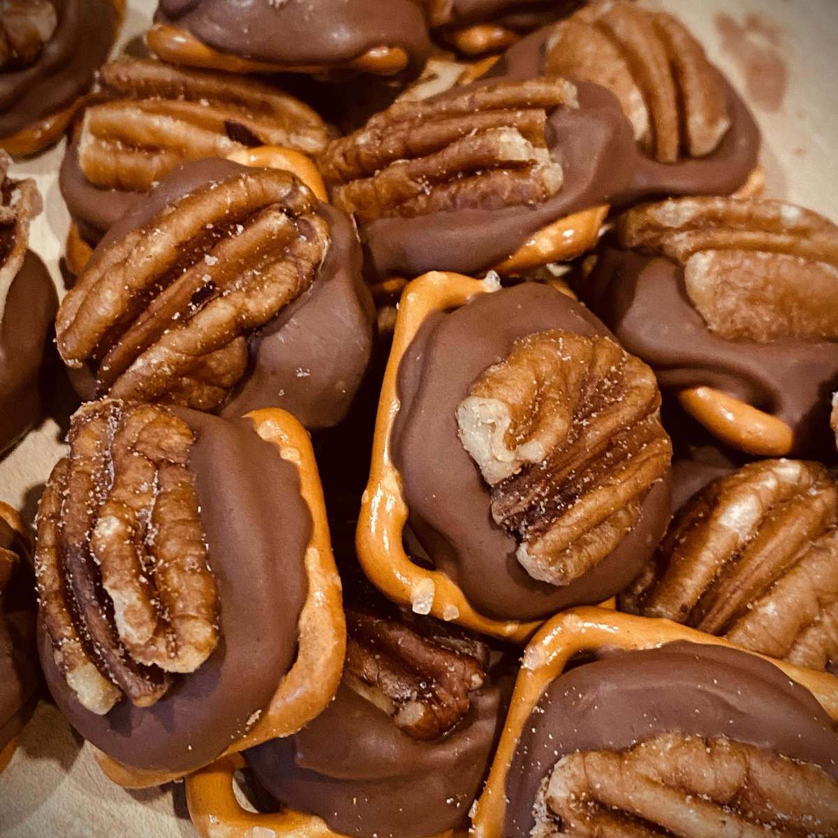 Easy Rolo Pretzel Turtles Recipe