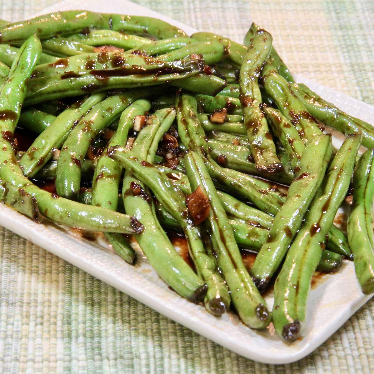 Sweet and Spicy Green Beans Recipe: Easy Side Dish