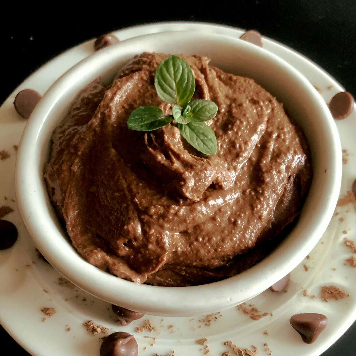 Decadent Chocolate Hummus: A Quick & Healthy Dessert Dip