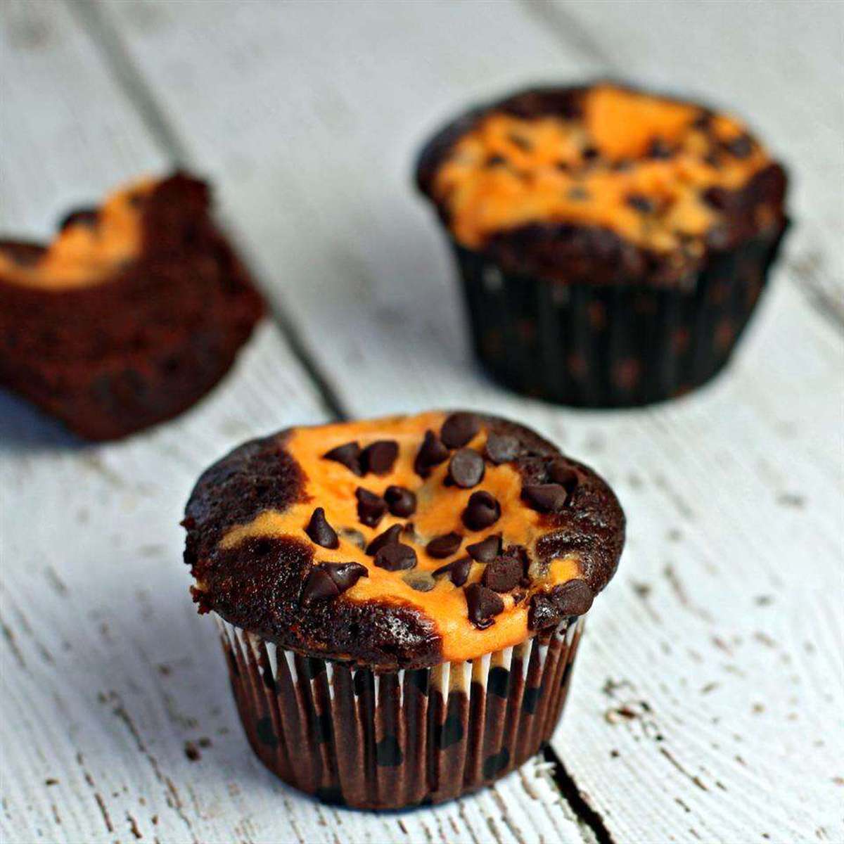 Decadent Chocolate Cupcakes with Pumpkin Cheesecake Filling: A Fall Treat