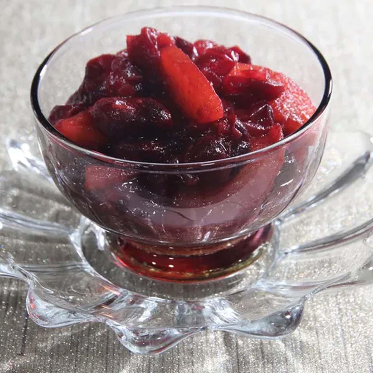 Easy Homemade Apple Cranberry Sauce Recipe
