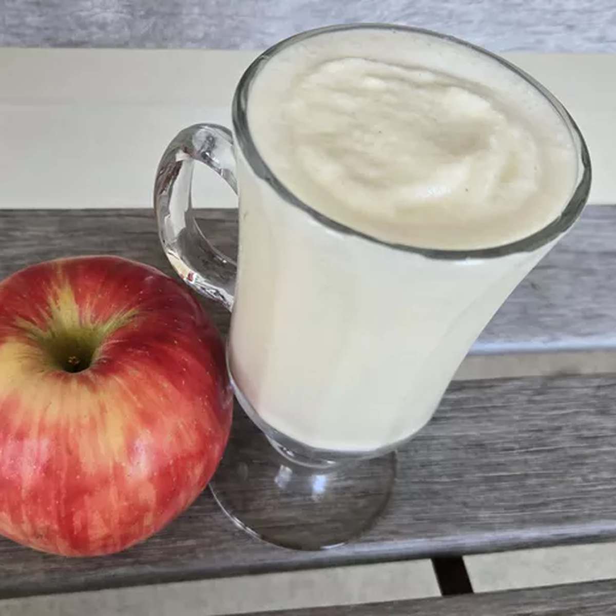 Easy Apple Milkshake Recipe